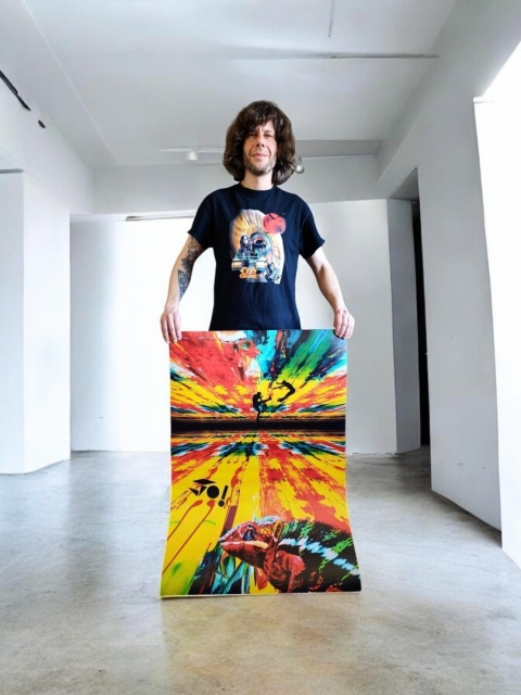 Duży plakat 70x100 surrealistyczny psychodeliczny kolaż kameleon karate neony – KARATE OF COLORS